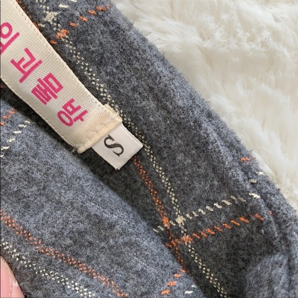 Free With Purchase !! plaid skirt in size small - Picture 2 of 5